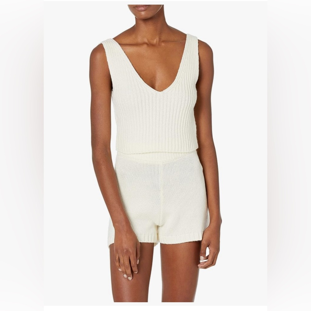 Nwt The Drop White tank Top